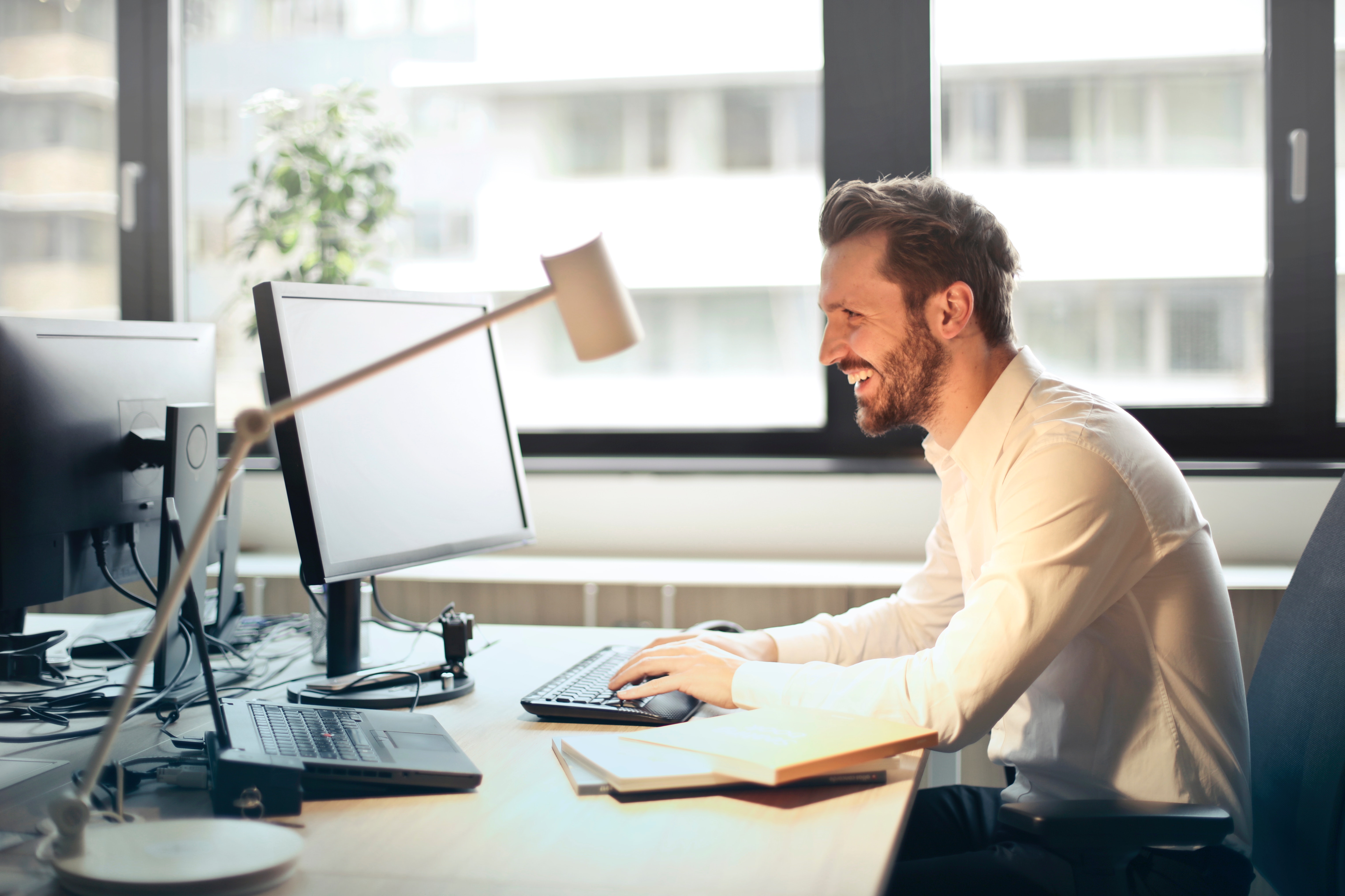 beard-chair-computer-840996 beard-chair-computer-840996
